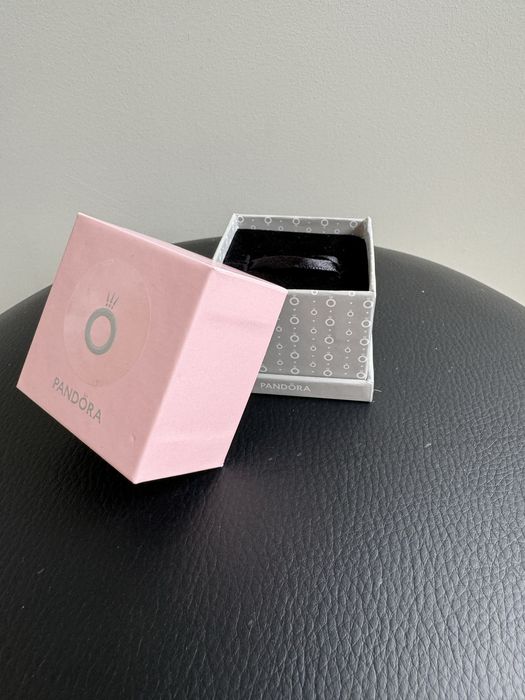 Кутии и торбички Pandora