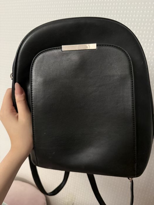 Черный рюкзак женский