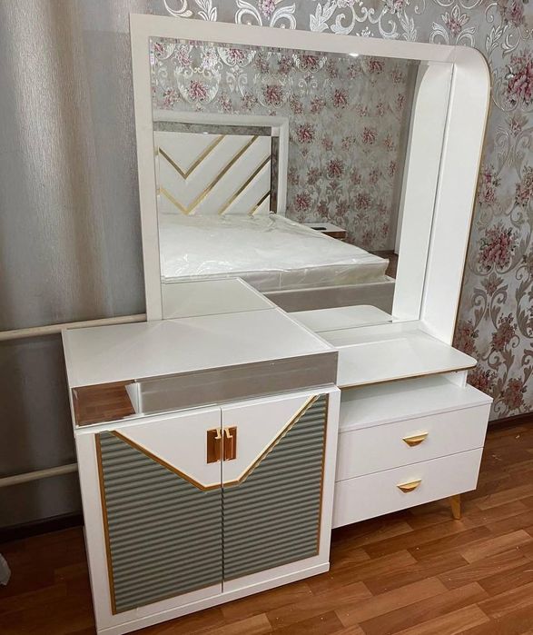 Продам спальная гарнитура