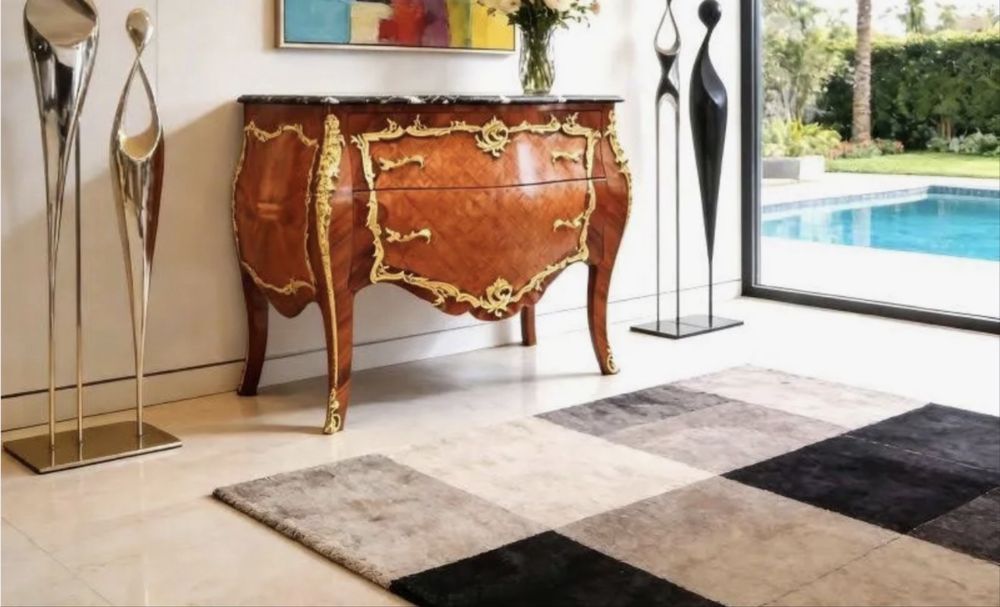 Comoda incrustate stil Ludovic al XV-lea, bronzuri aurite si marmura neagra
