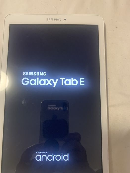 Vand tableta samsung tab e