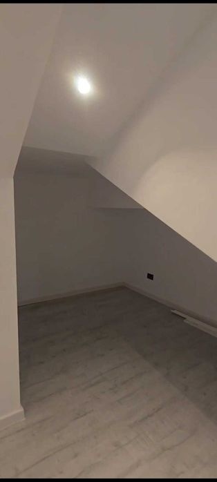 Zona 0 Roznov – Lângă Poștă – Prima Închiriere – Vad Excelent – Modern