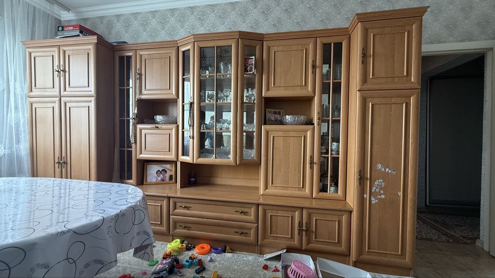 Шкаф,стенка для зала