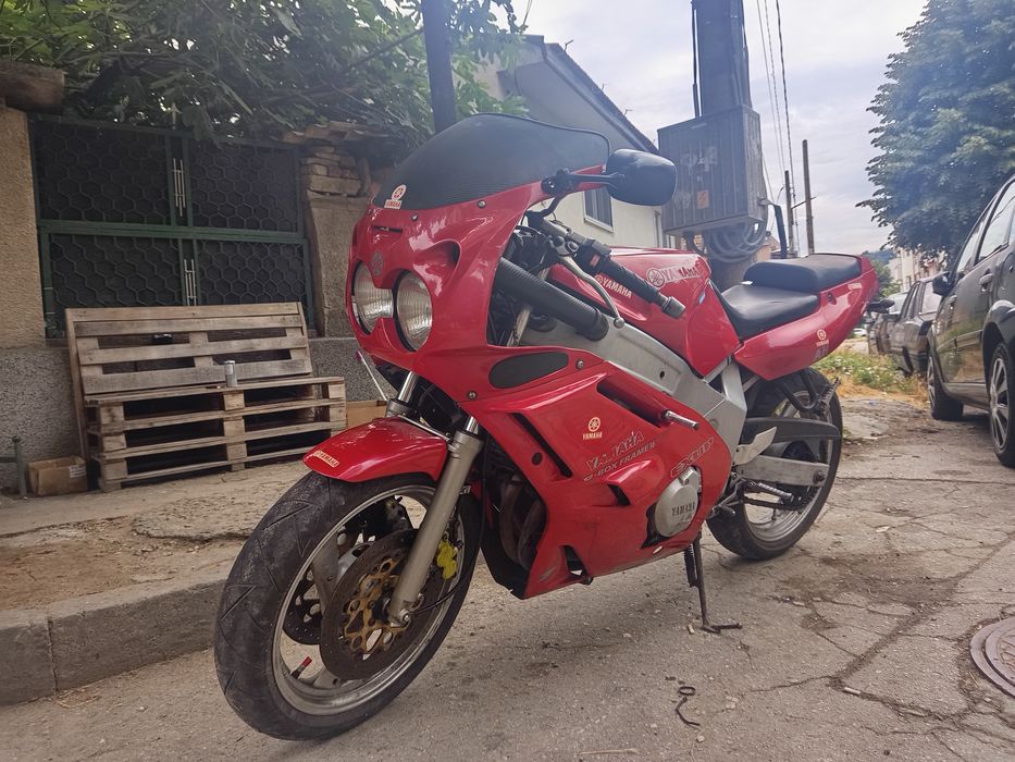 YAMAHA FZR 600  e box frame