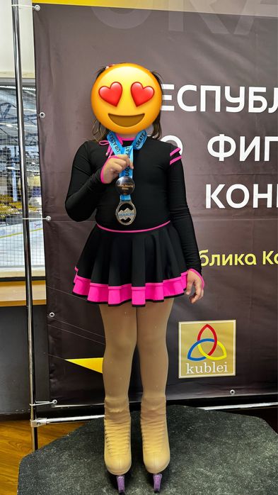 Продам платья для фигурного катания!