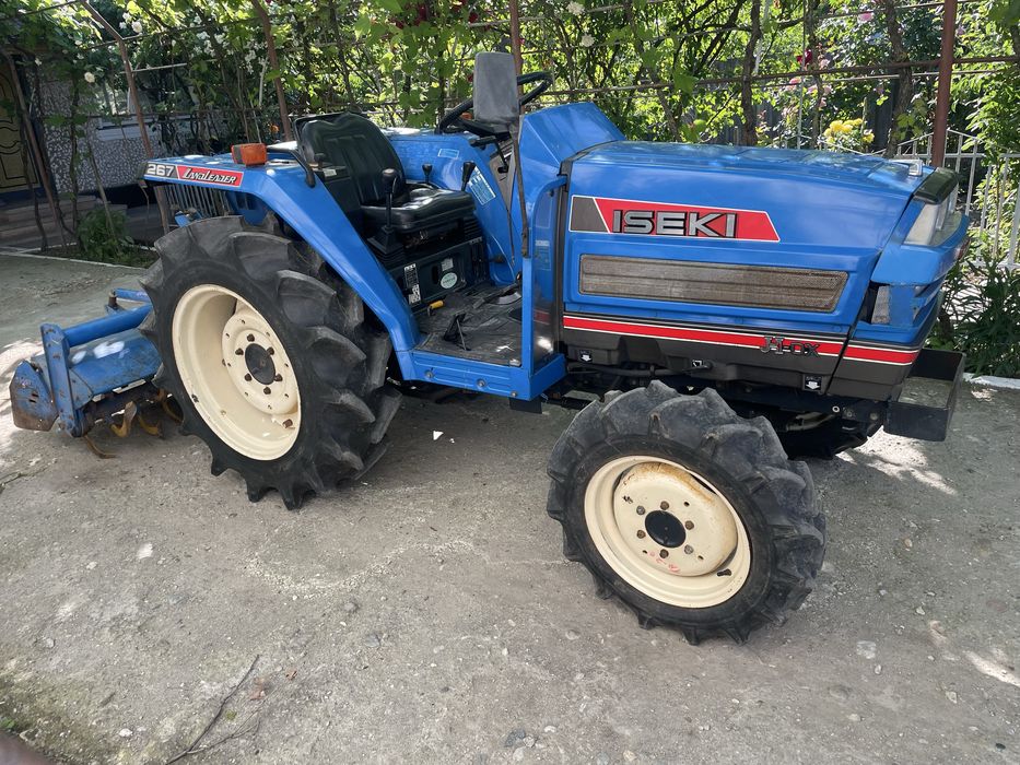 tractor japonez Iseki 26 cai 4x4 cu freza nu Kubota Yanmar