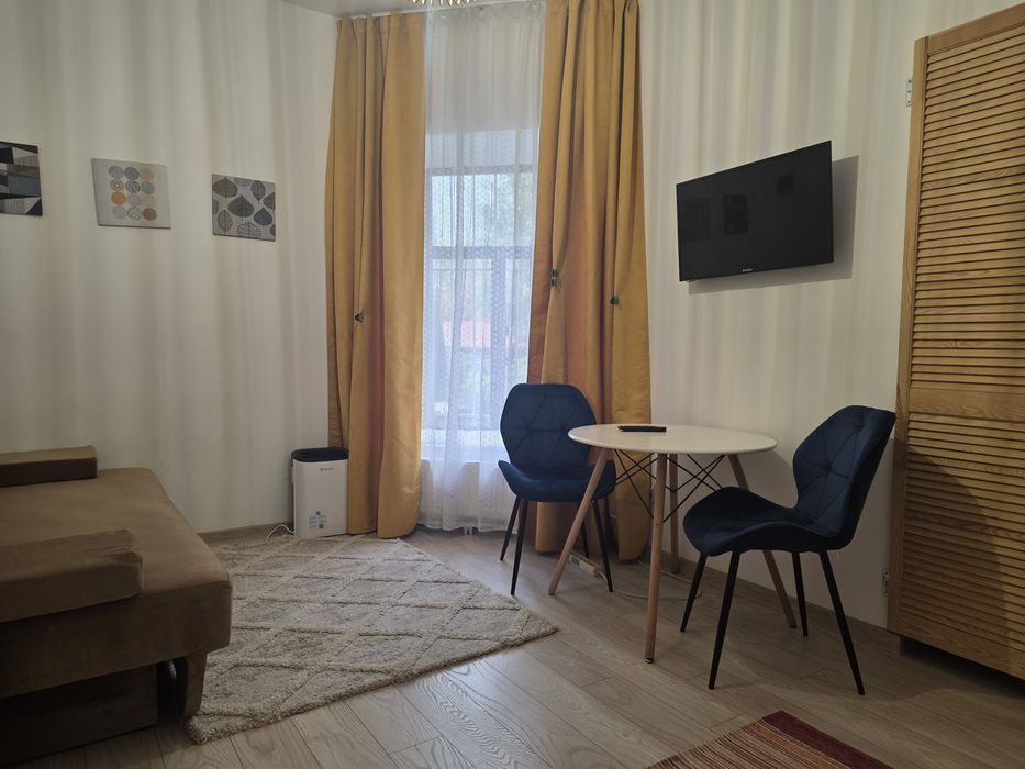 Proprietar inchiriez garsoniera zona Copou