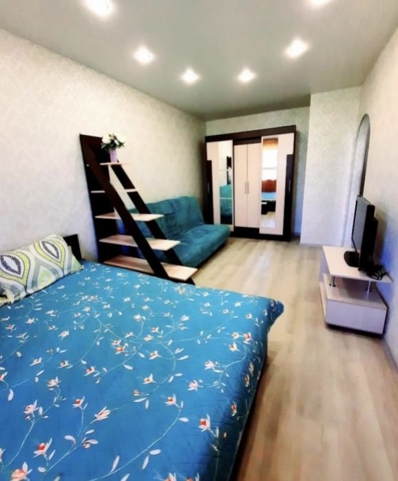 Сдаю посуточно квартиру Республики 10