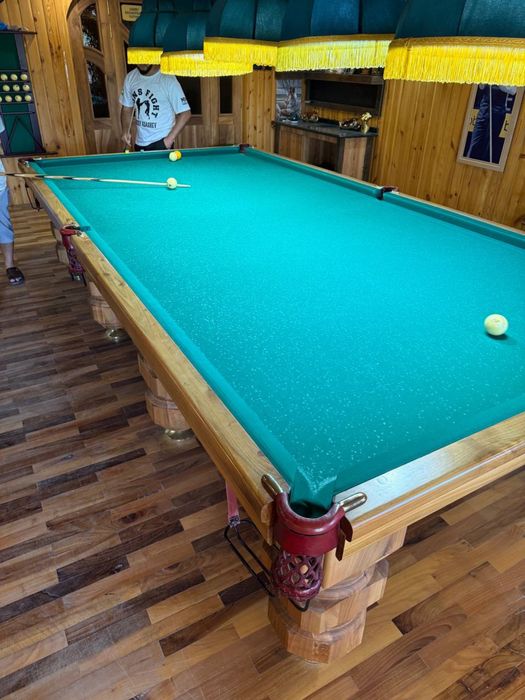 Бильярдный стол из Ореха