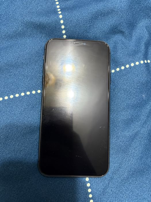 Vând iphone 11 in stare buna