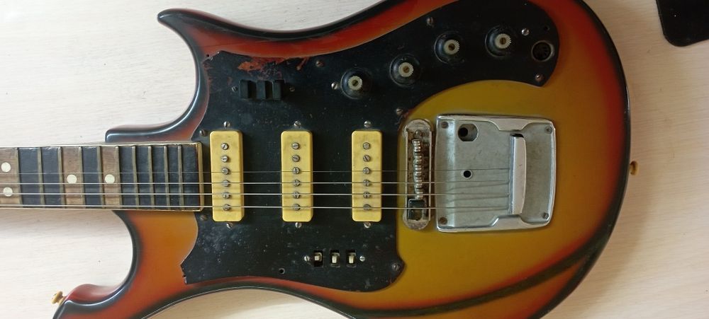 Электрогитара  Урал-650