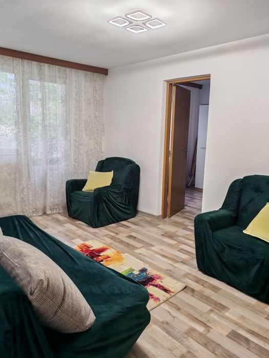 Inchiriez apartament cu 2 camere, complet utilat și mobilat, et. 1