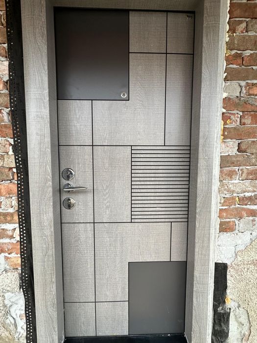 Usa metalica de vanzare