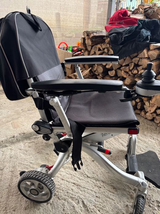 Инвалиден електрически стол