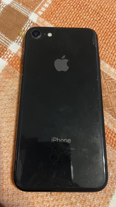 Продава iPhone 8 64Gb