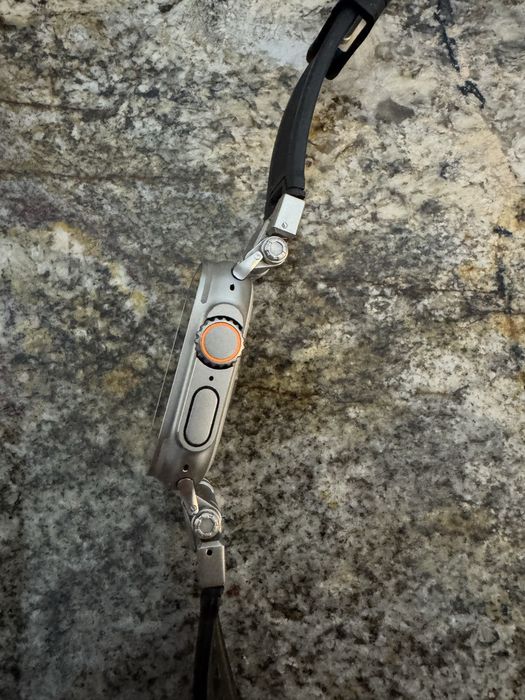 Apple watch ultra 2 49mm titanium