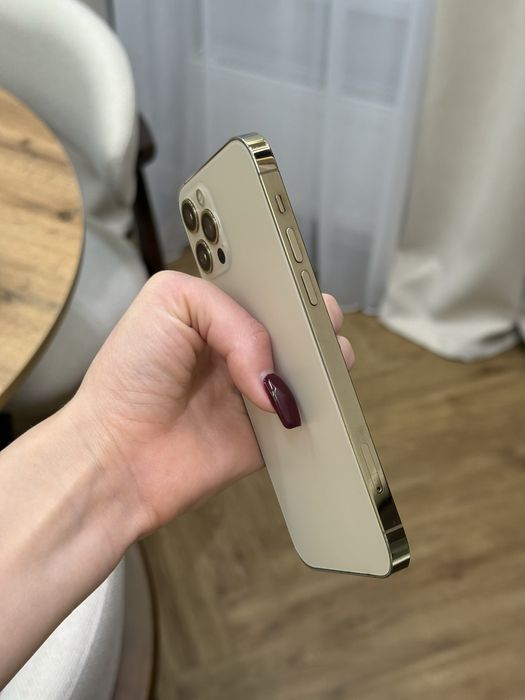 Продам Iphone 12 pro 256gb