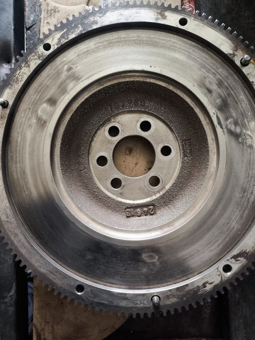 комплект твърд маховик и съединител/ komplekt mahivik i suedinitel