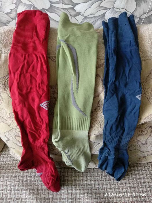 Продам кожаные бутсы adidas.