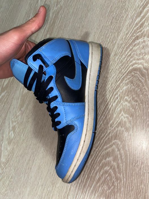 Jordan 1 blue...