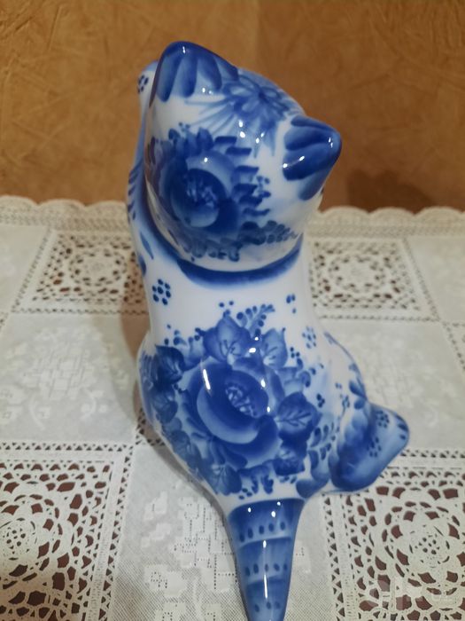 Большая Фарфоровая фигурка "Котик" . Гжель. В идеальном состоянии. Выс