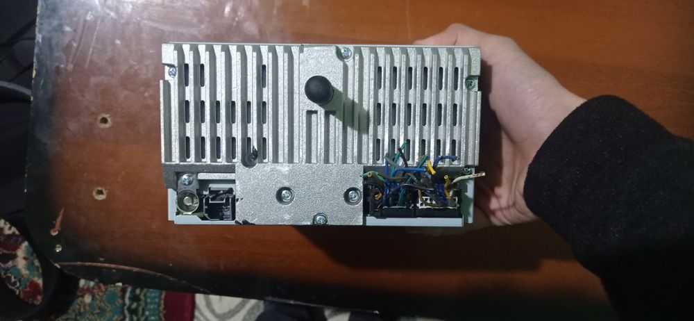 Jentra magnitafon sotiladi