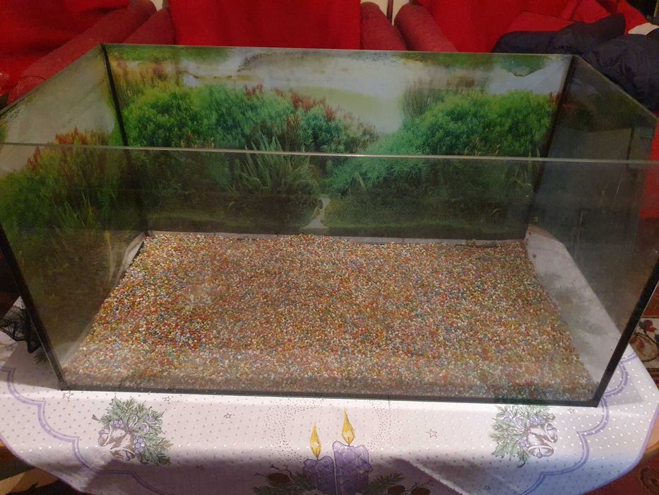 Vând acvariu 60l Aquael