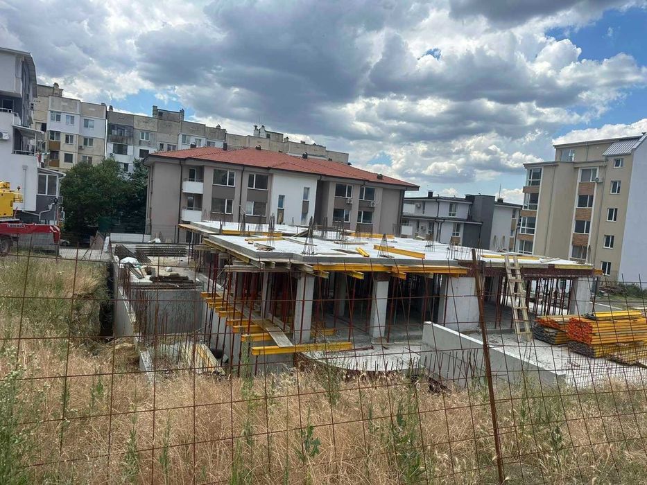 Продава се Тристаен апартамент в Стара Загора, Железник - център - 94 кв.м за 915 €/кв.м - Снимка #1