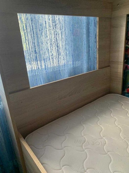 Двухъярусная кровать