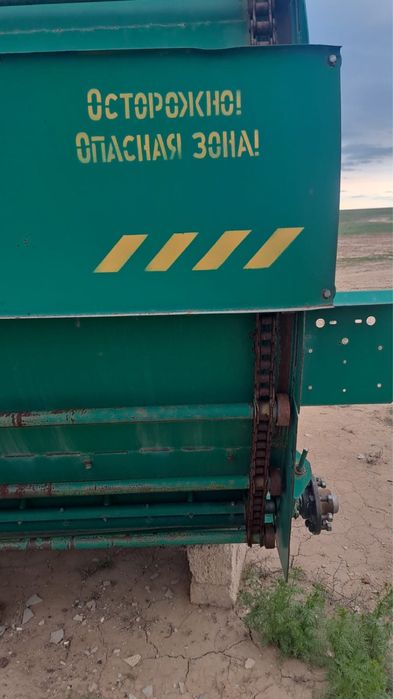 Рулонный пресс подборщик