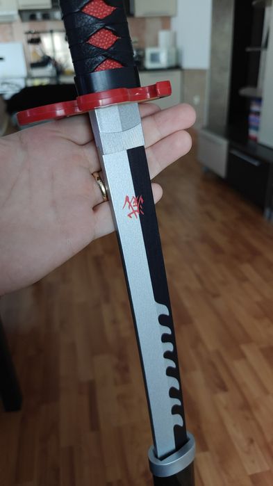 Sabie Demon Slayer - Replica marime naturala (din lemn vopsit)