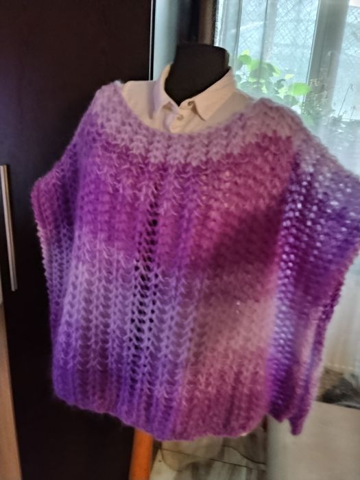 Ръчно изплетено пончо от мохер