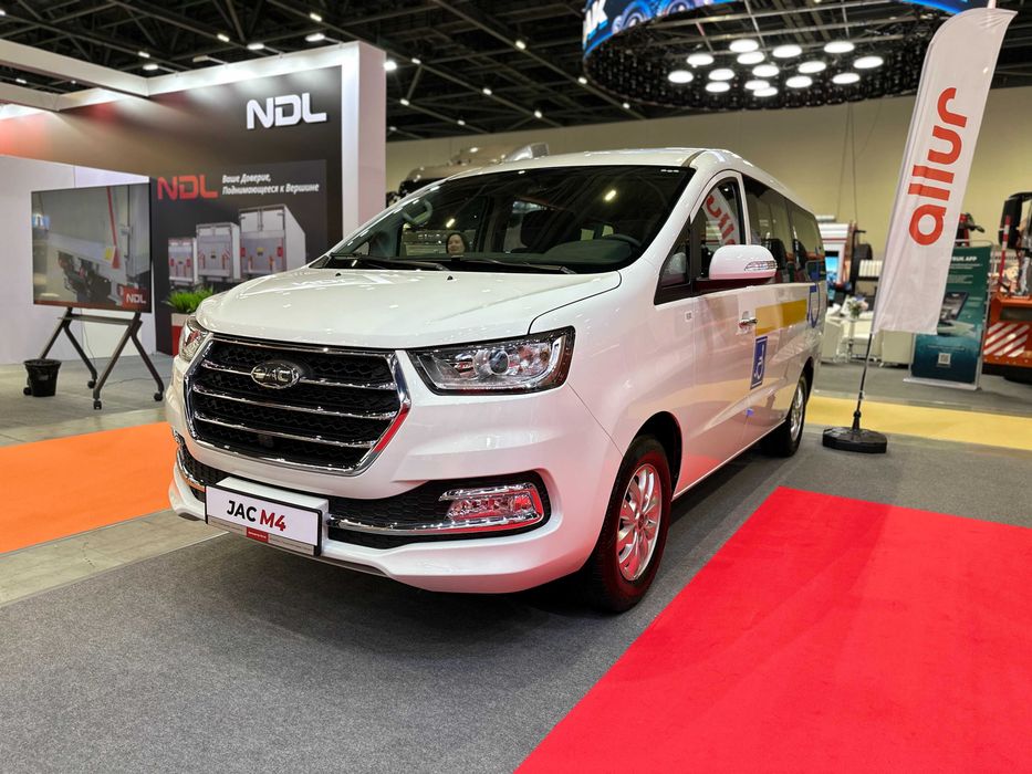 JAC M4  Иватакси