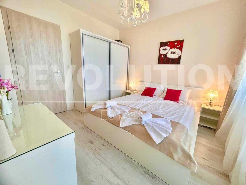 Дава се под наем Двустаен апартамент в Варна, Център - 75 кв.м за 648.21 € - Снимка #5