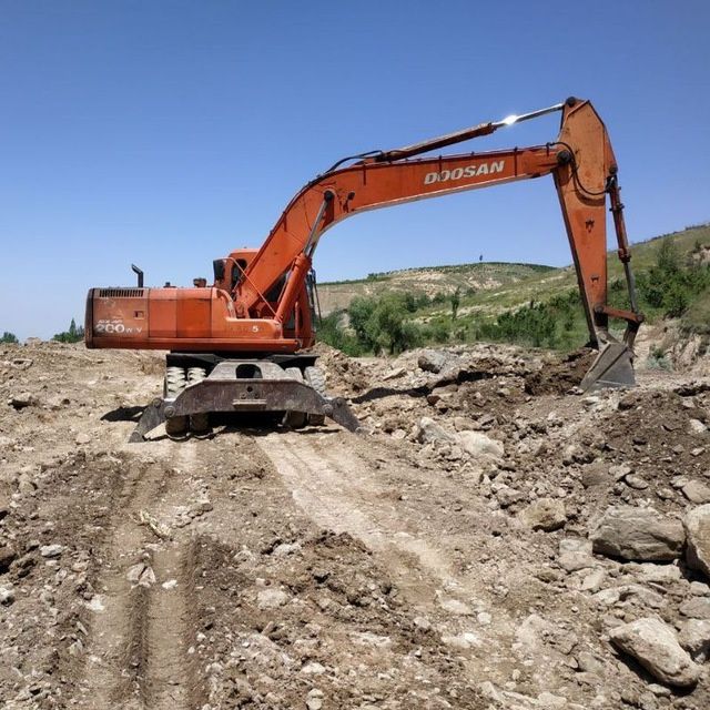 Ekskavator xizmatlar gidromolit bor