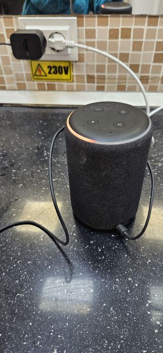 Boxa noua Alexa Amazon