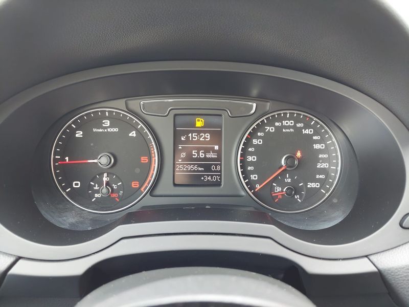 Audi Q3 2.0 TDI Business 2016