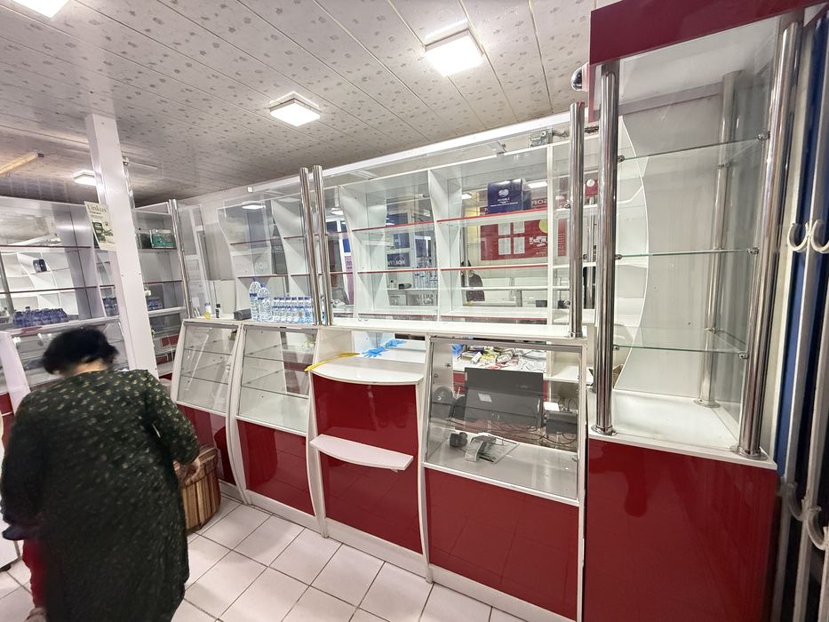Apteka uchun moʻljallangan mebel 30 mln soʻm