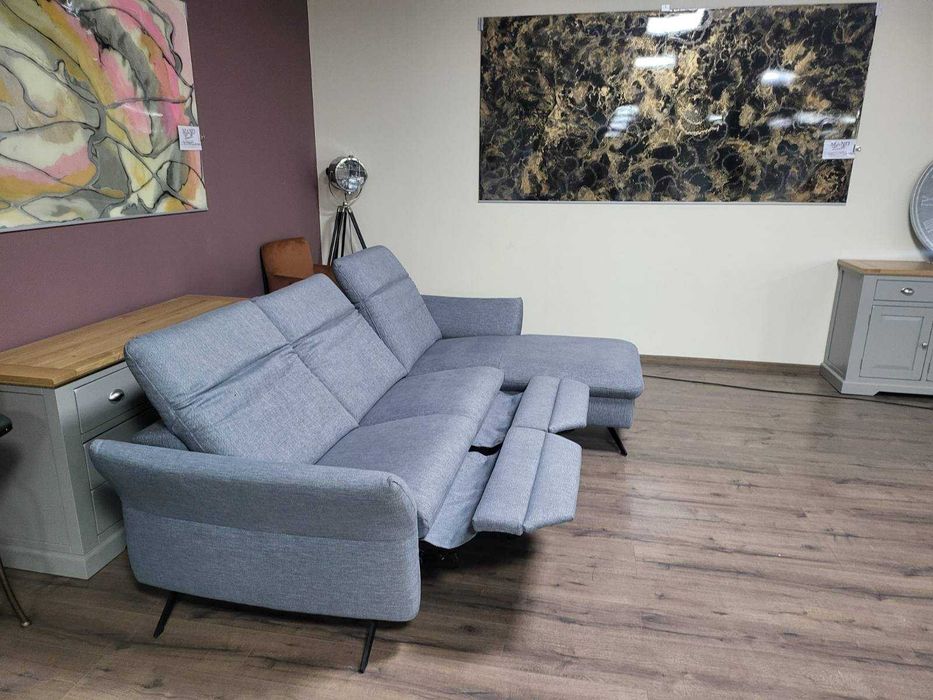 Сив ъглов диван от плат "HUKLA Interliving" с ел. релакс механизъм