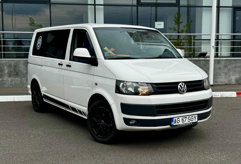 Vw T5 Transporter 5 locuri // Cutie Manuală 5+1 // 2.0 Diesel 140 cp // Navigatie // Clima