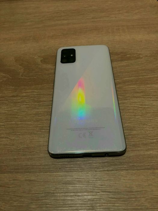 Samsung a51 в отлично състояние