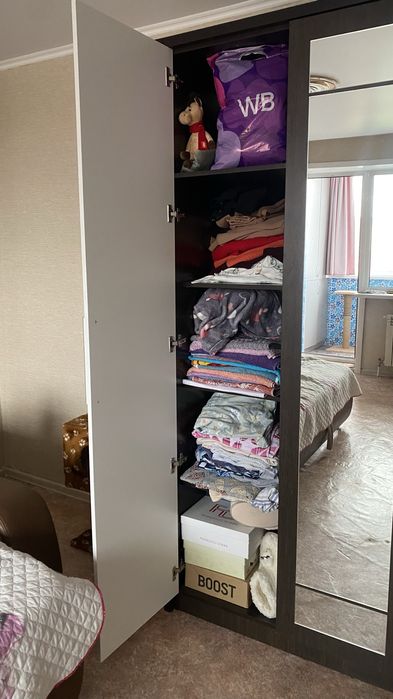 Продам шкаф белый