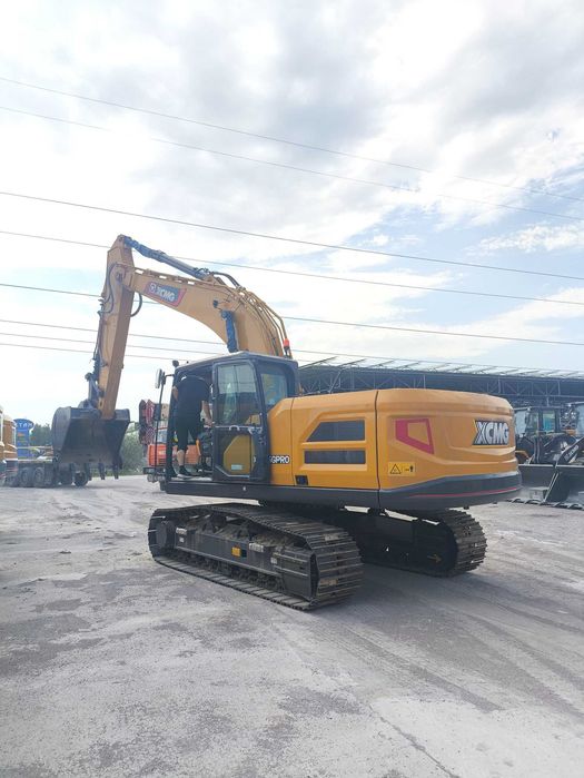 XCMG XE215G —  гусеничный гидравлический экскаватор 1.1 куб