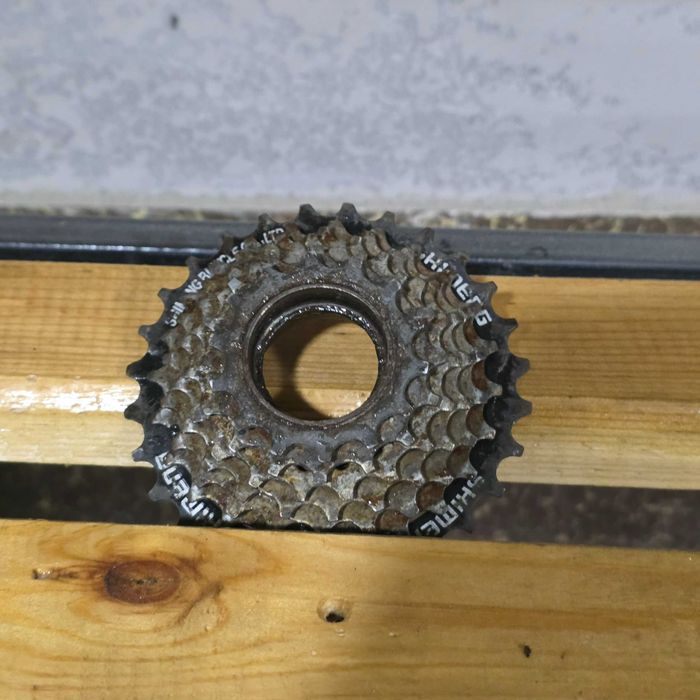Velosiped zapchastlari: Treshotkalar va vtulka o'qlari