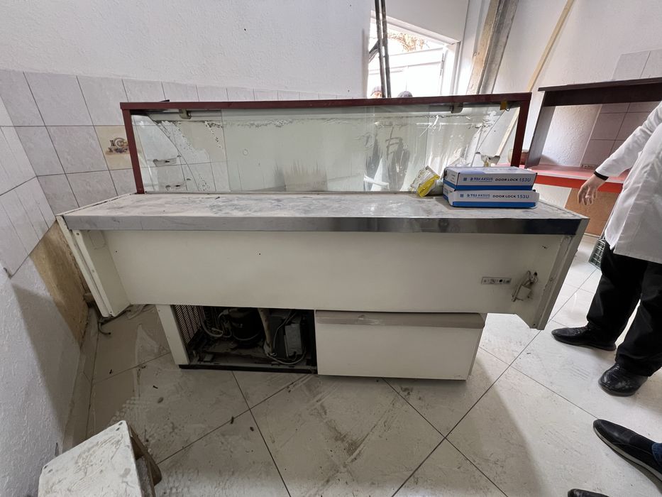 Витринный холодильник