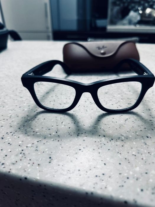 очки Ray-Ban череого цвета, с документами!