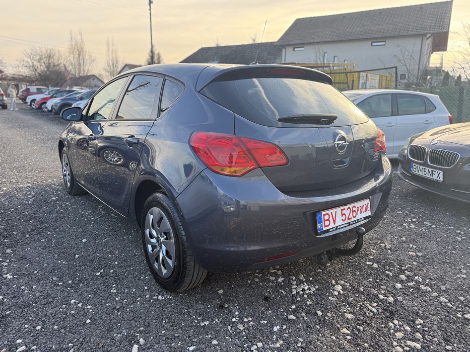 Opel Astra J  / 2010 / benzina / euro 5 / credit / rate /