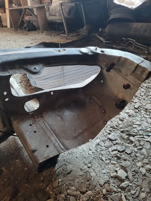 На тойоту аристу 147 телевизор