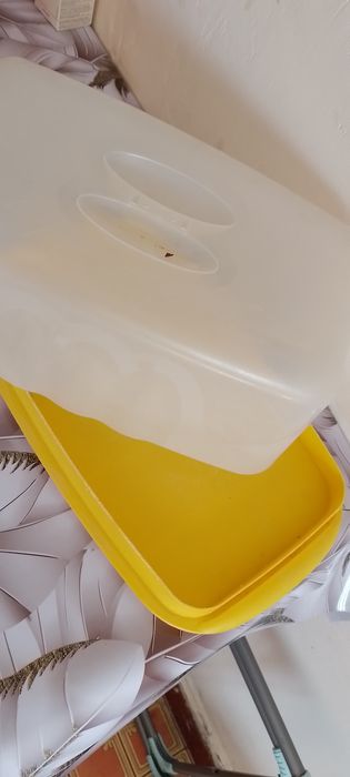 Отдам часы и хлебницу