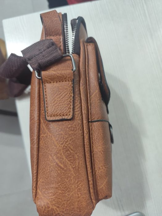 Продам мужскую сумку через плечо